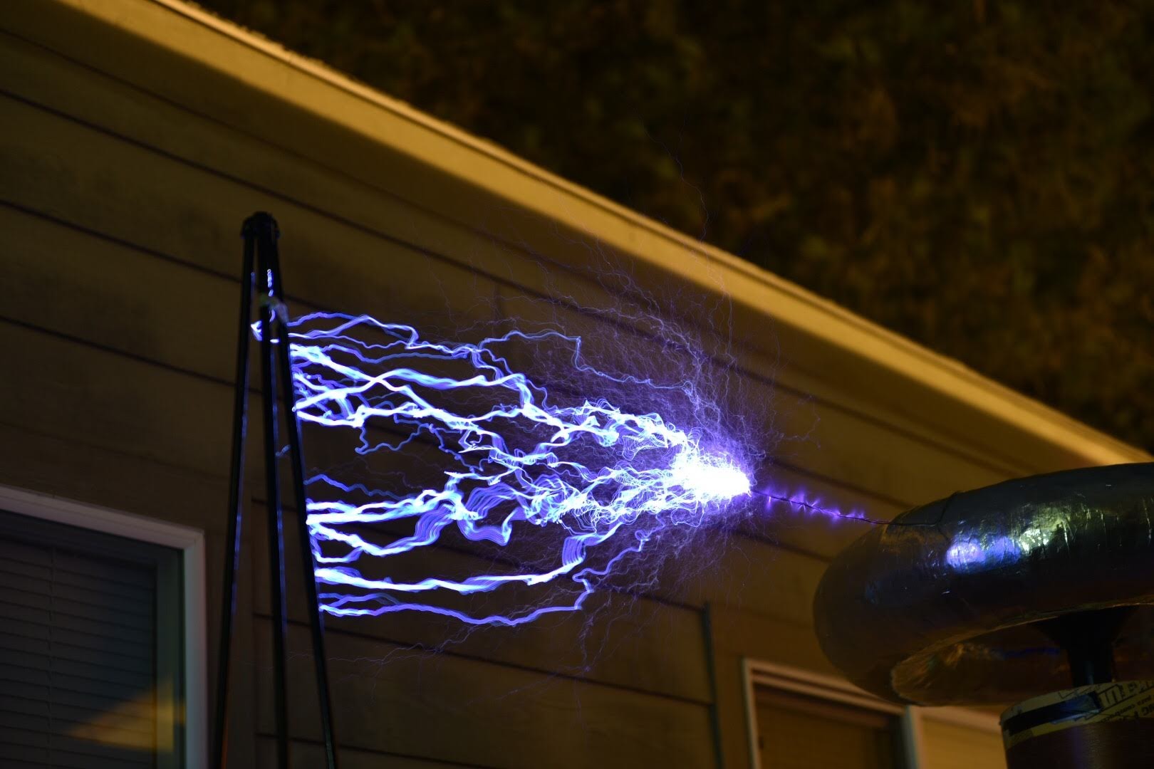 Tesla coil performance arc