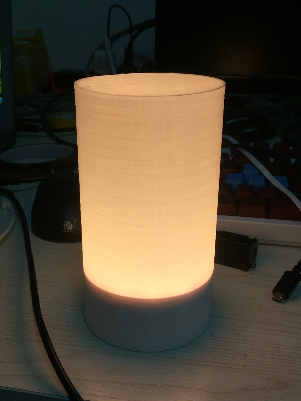 Warm white lamp